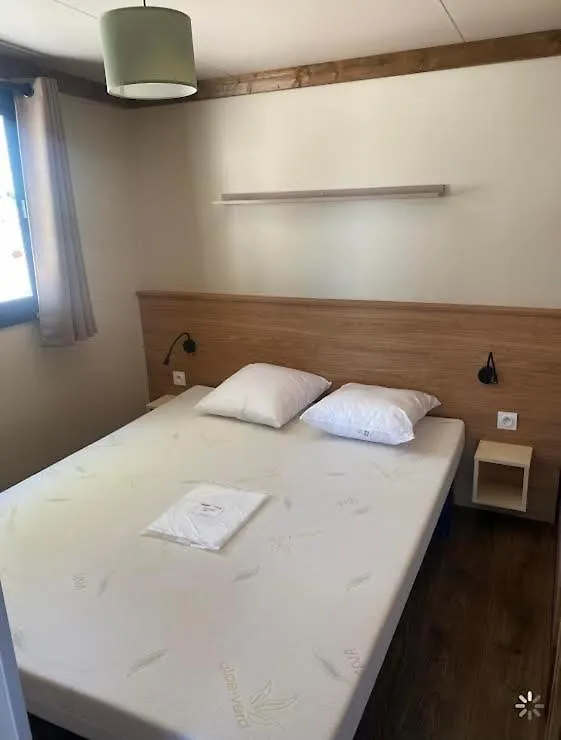 Mobil Home Chalet 35 M2 Camping L Ile D Or Saint-Raphael